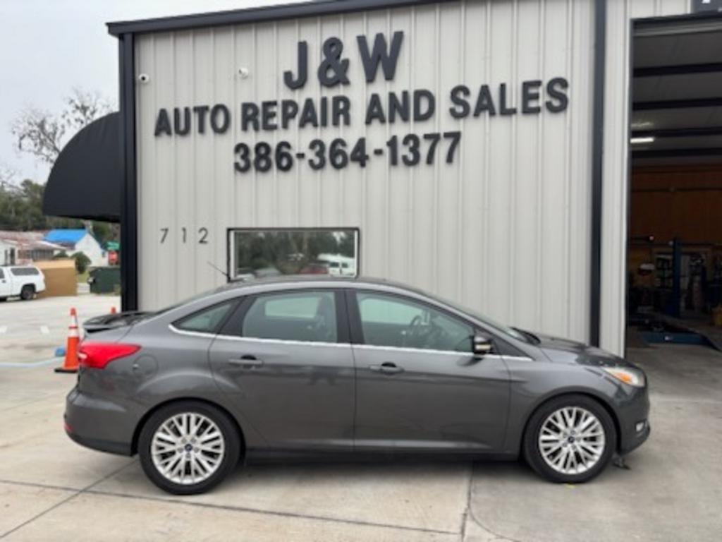 2015 Ford Focus Sedan Titanium's photo