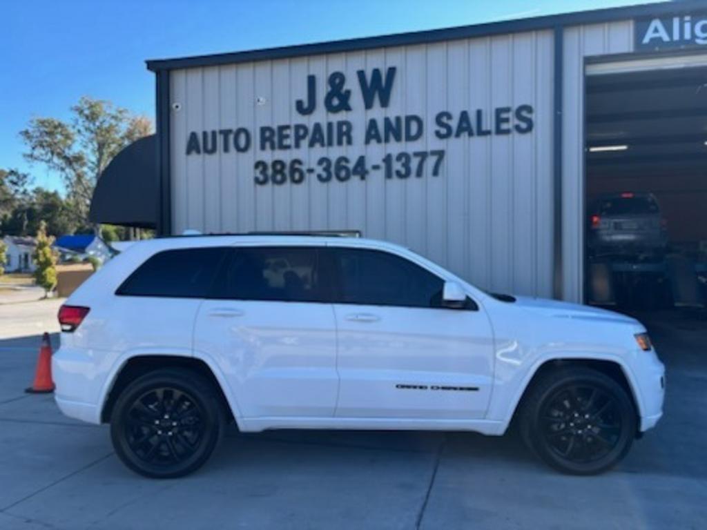 2018 Jeep Grand Cherokee Altitude's photo