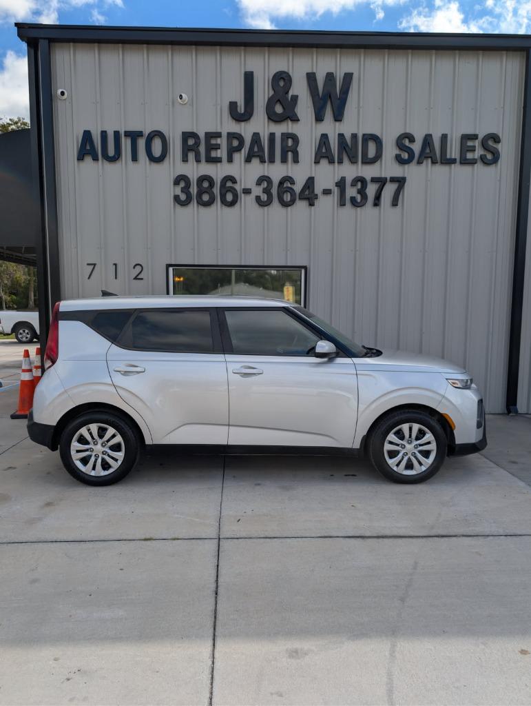 2020 Kia Soul LX's photo